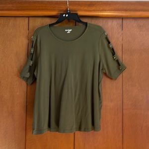 ⭐️Green knit shirt   Size 1X